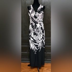 DR Collection Blk & white sleeveless long dress Size Small